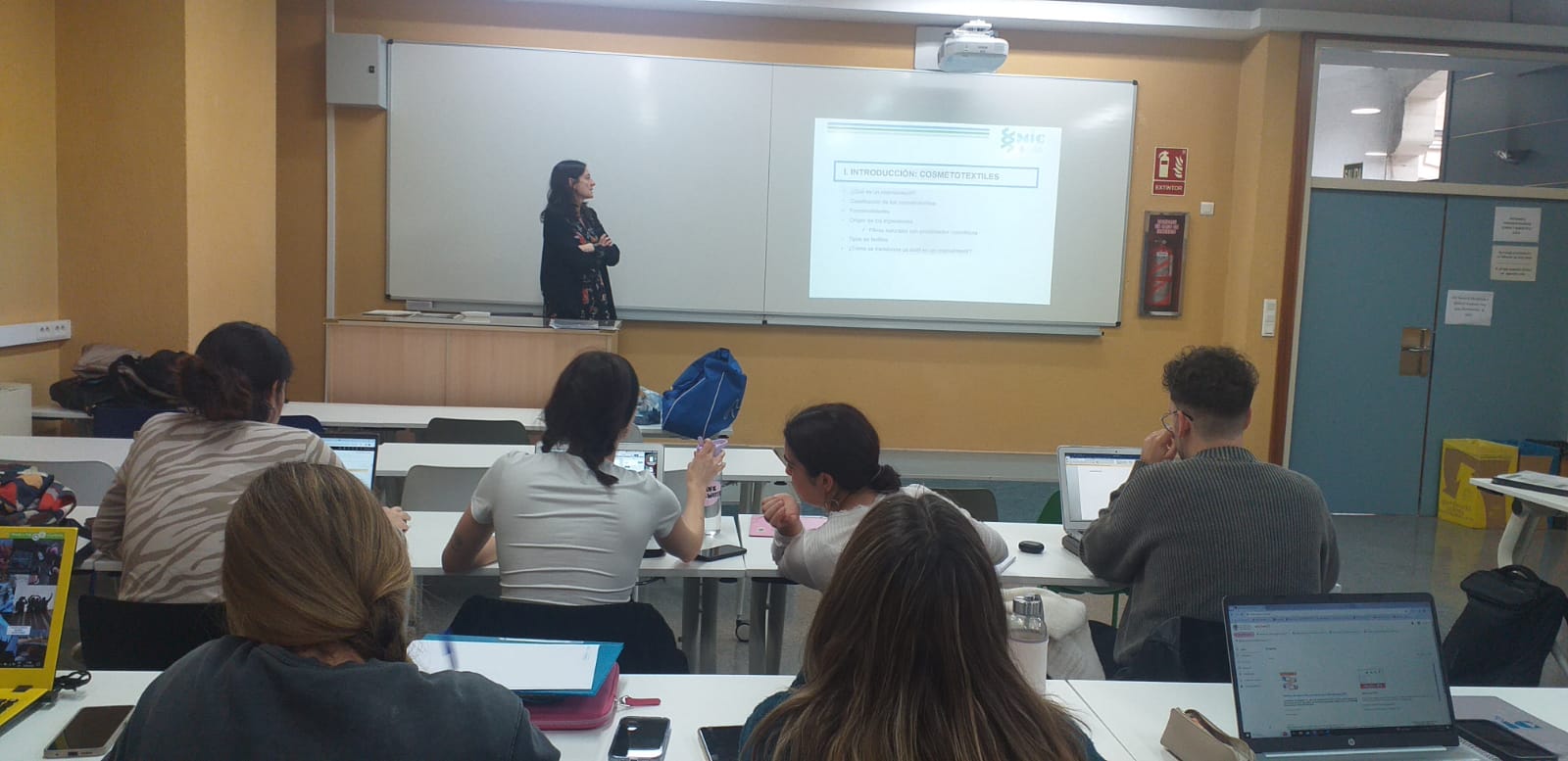 Cosmetotextiles en el MIC