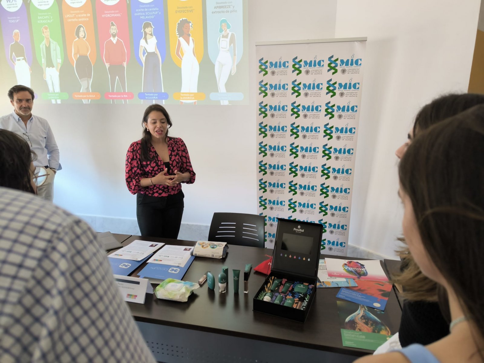 Seminario de Provital en el MIC